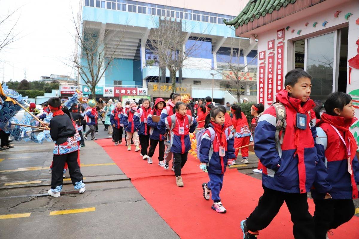 灵川县小学最新动态报道